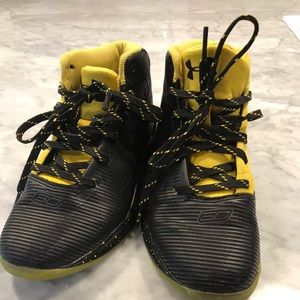 Curry 3 Under Armour Boys basketball, 1.5